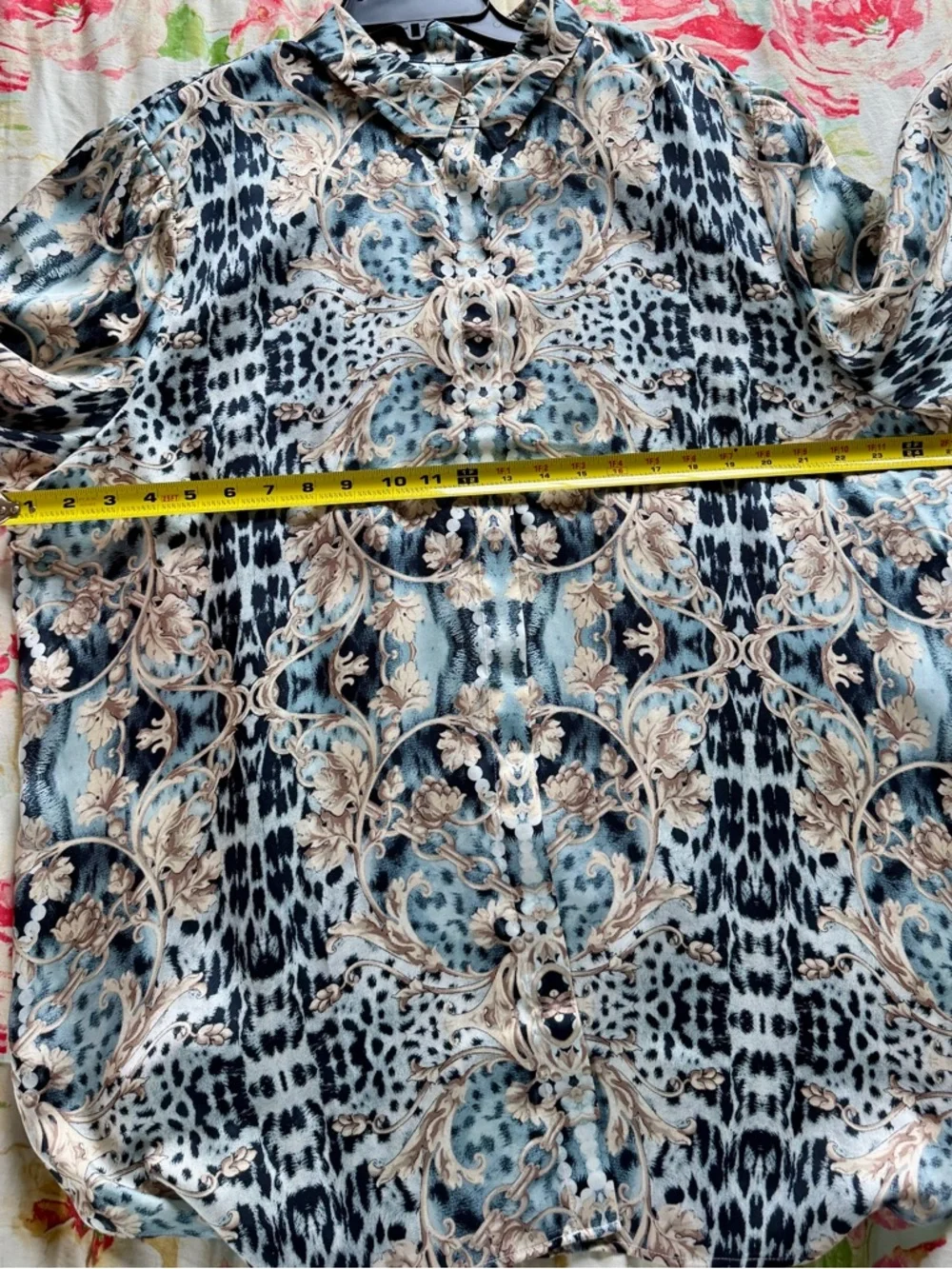 Chico's Blue and Cream Ornate Print Button-Down Shirt (Chico’s size 4) - Picture 11 of 13
